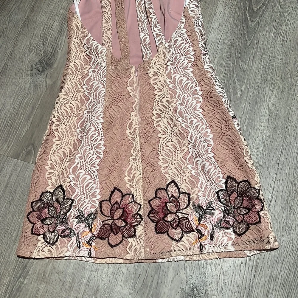 Foxiedox Georgina Lace Appliqué Sheath Dress - Picture 11 of 15